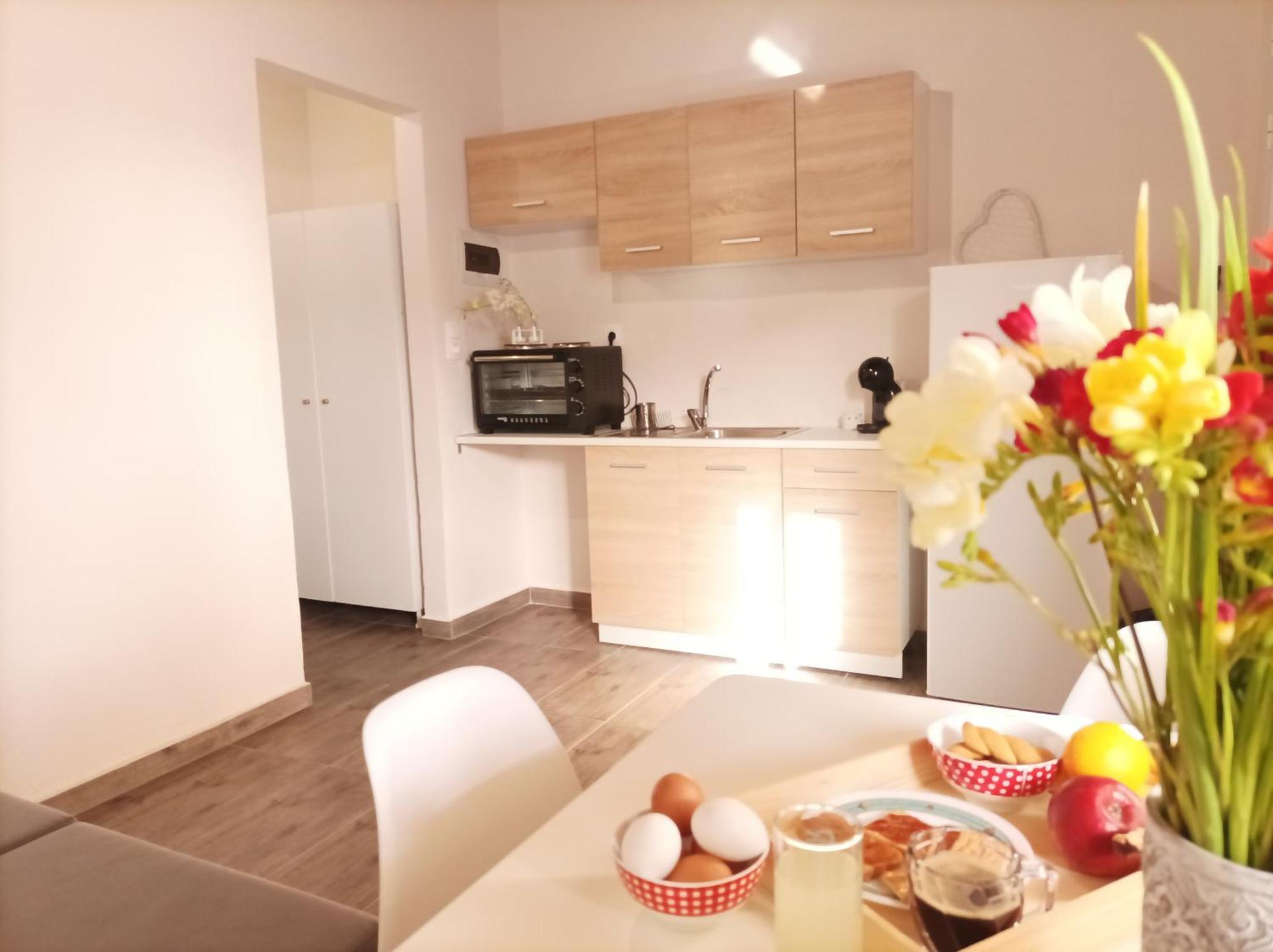 V&E'S Apartments Pigadhia  Eksteriør billede