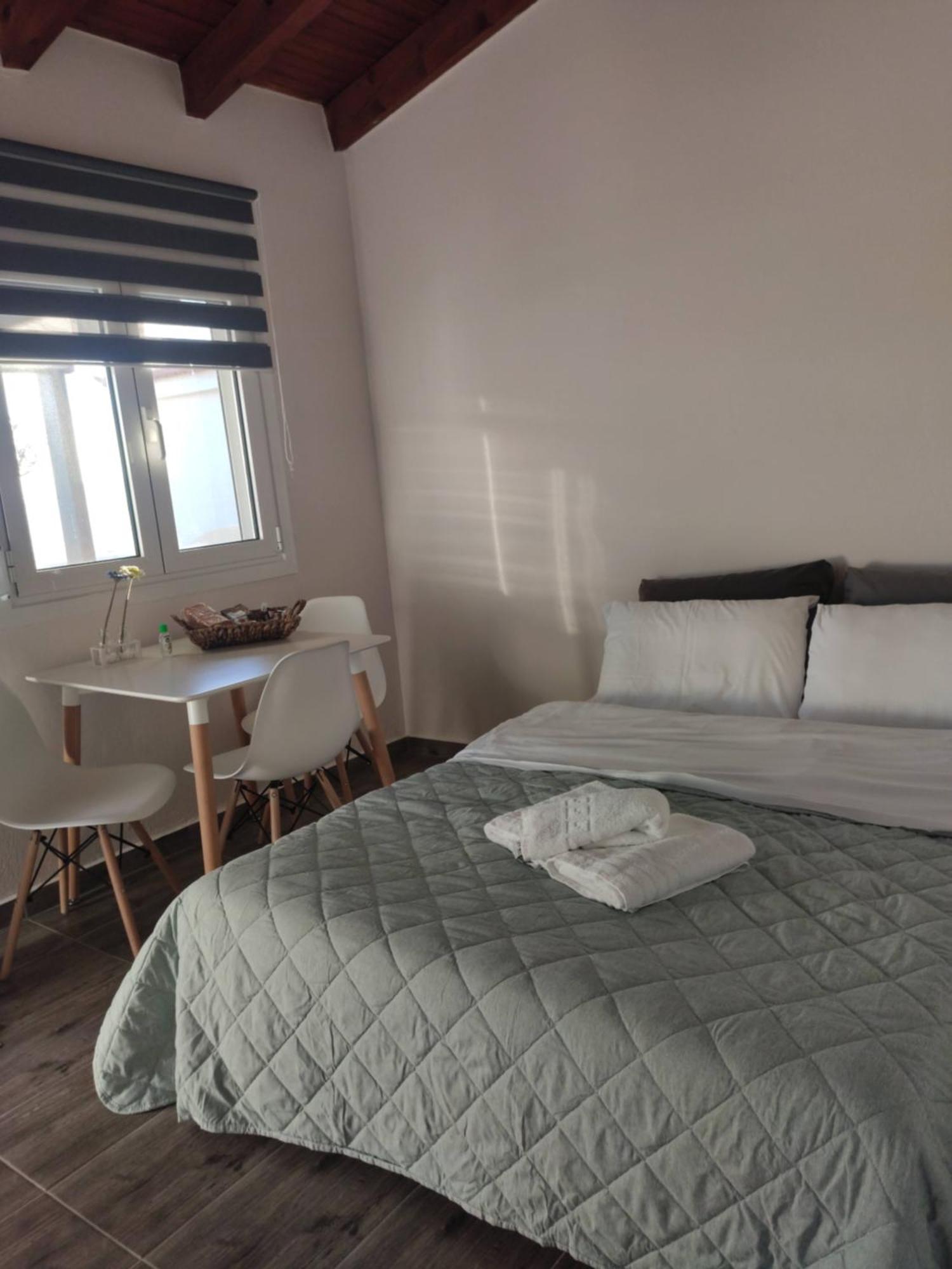V&E'S Apartments Pigadhia  Eksteriør billede